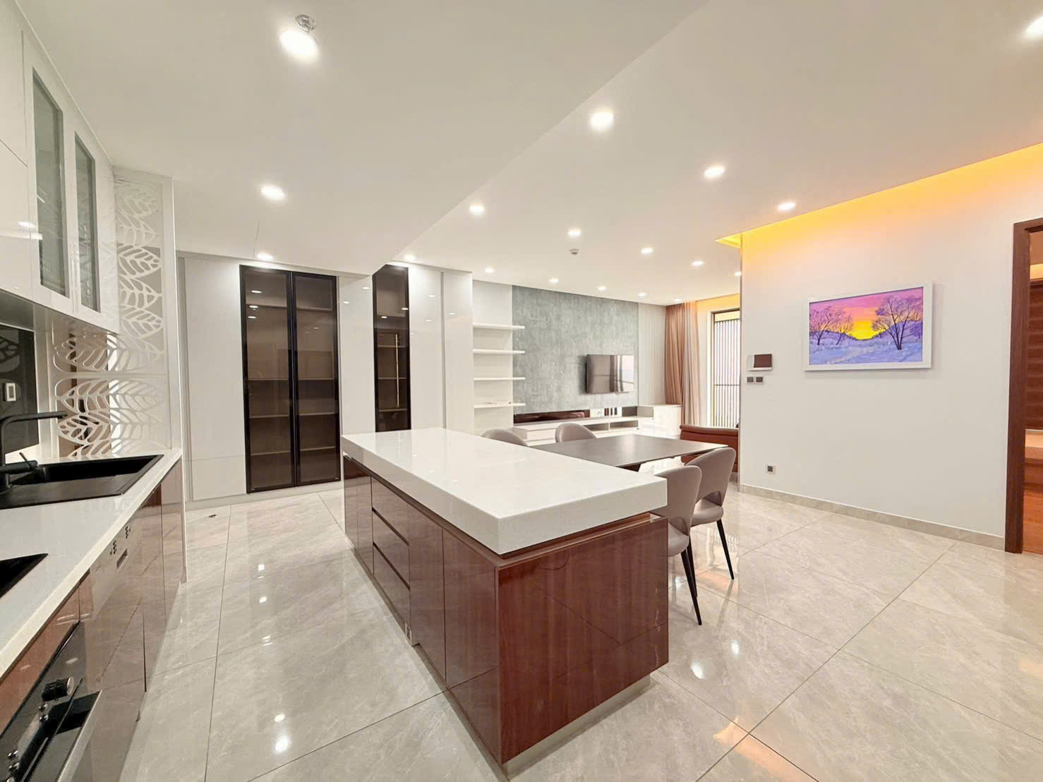 Căn hộ 131m² – 3PN 2WC, Full Nội Thất, Ô Tô Hầm, View Thoáng