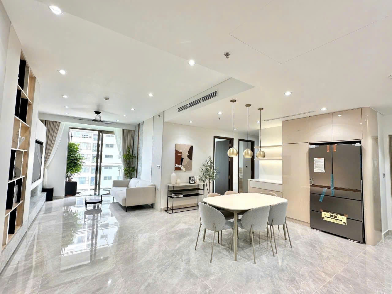 Căn hộ 124m² – 3 Phòng Ngủ, Full Nội Thất, View Sông, Ô Xe Hầm, Giá Bán All In